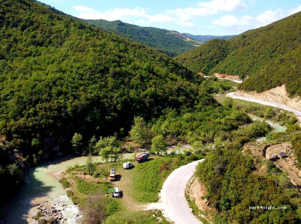 ()  - Unnamed Road — foto