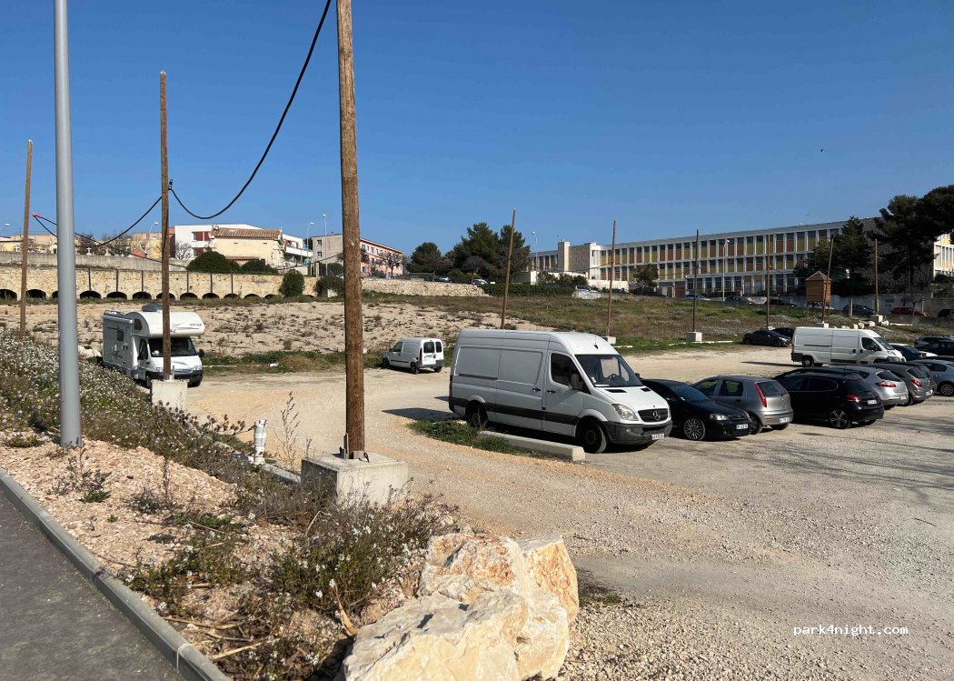 (13500) Martigues - 23 Avenue du Président Kennedy — foto 4