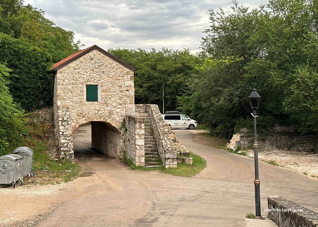 (22300) Knin - 34 Višeslavova ulica — foto 3