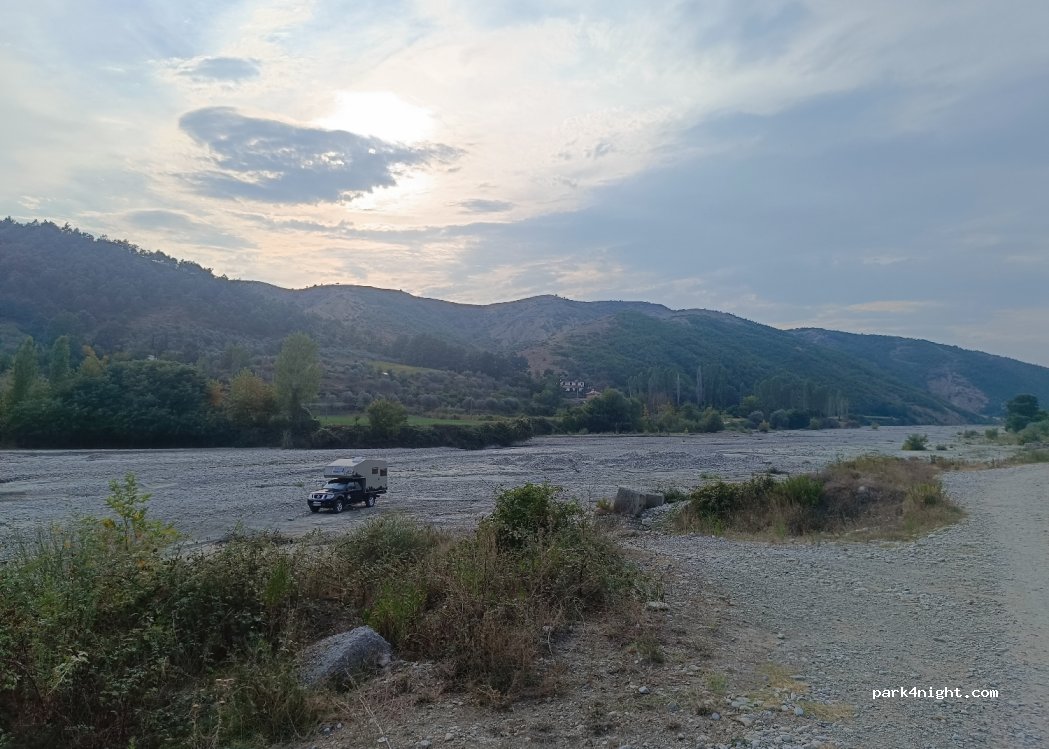 () Papër - Unnamed Road — foto 3