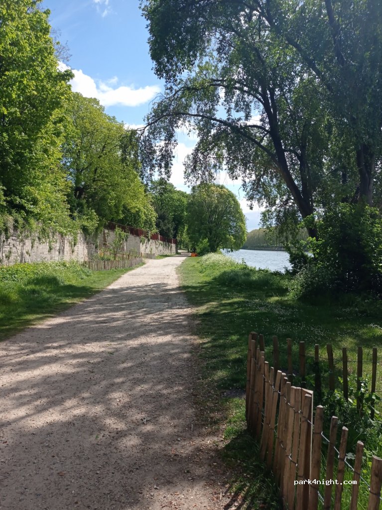 (93800) Épinay-sur-Seine - 20 Rue du Port — foto