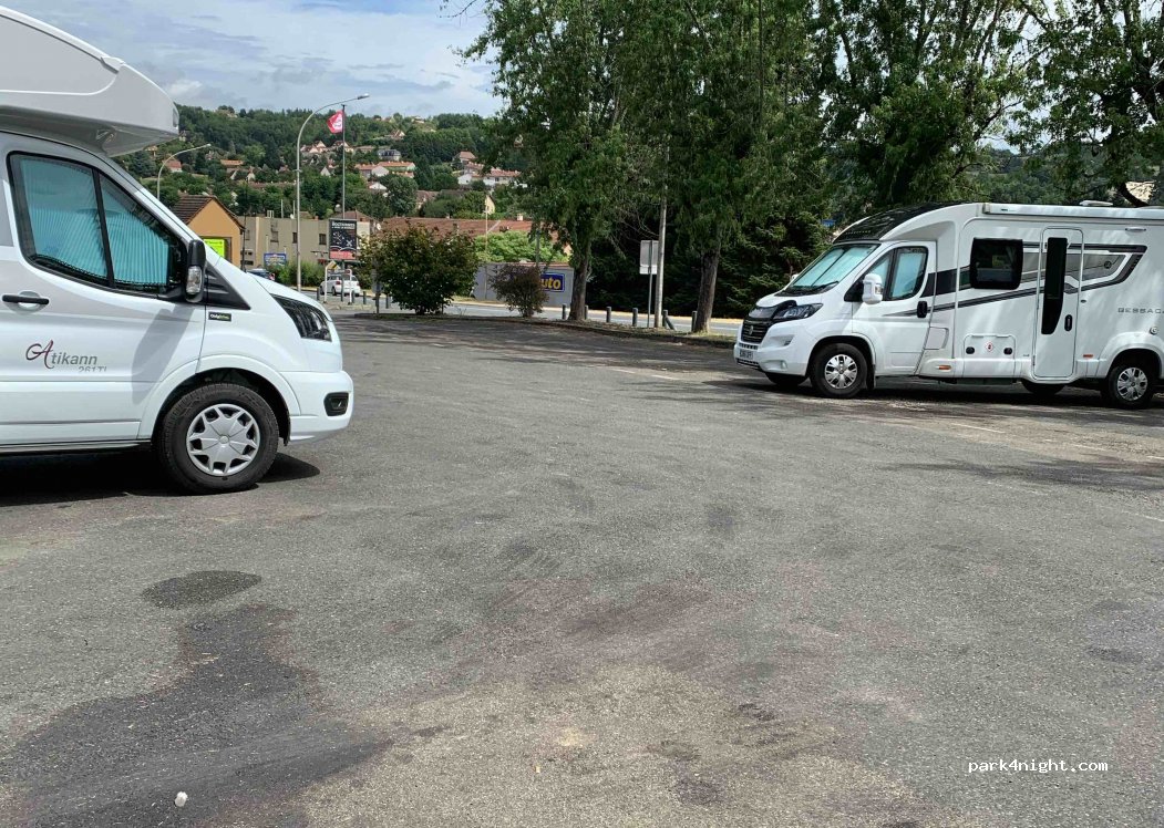 Aire de camping car de Sarlat la Canéda — foto 2