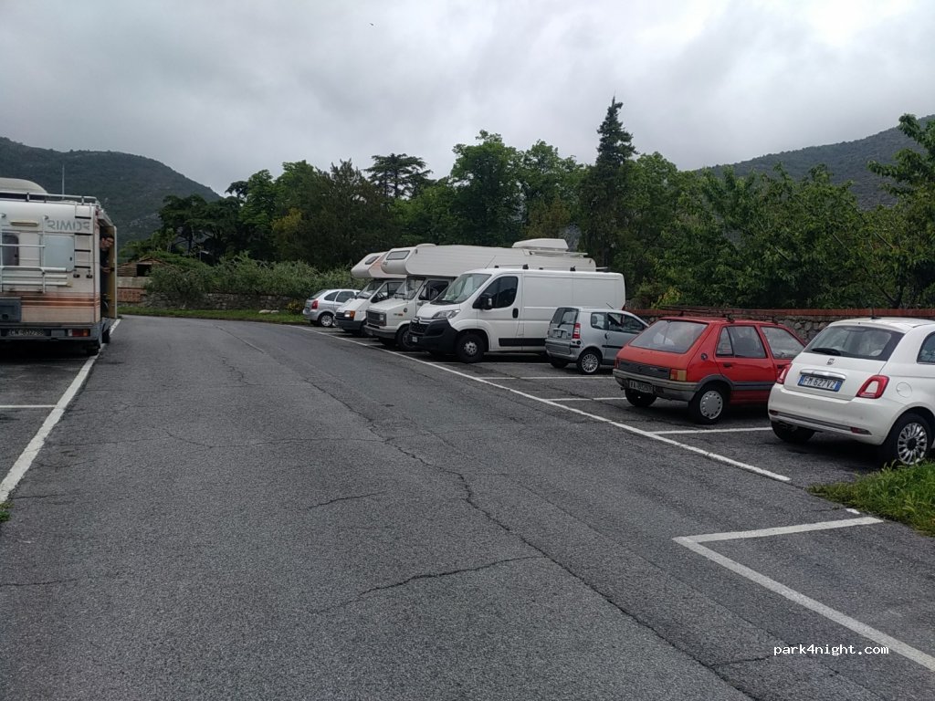 (17055) Toirano - 8 Largo Sgorini — foto