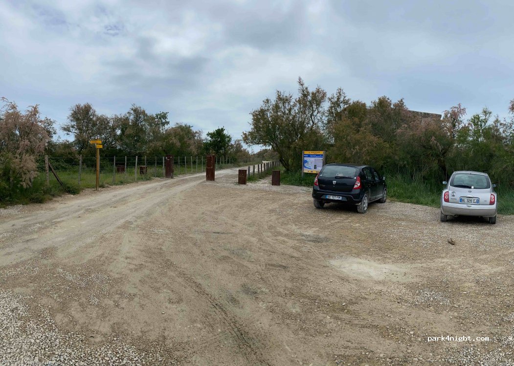 (13129) Arles - Unnamed Road — foto