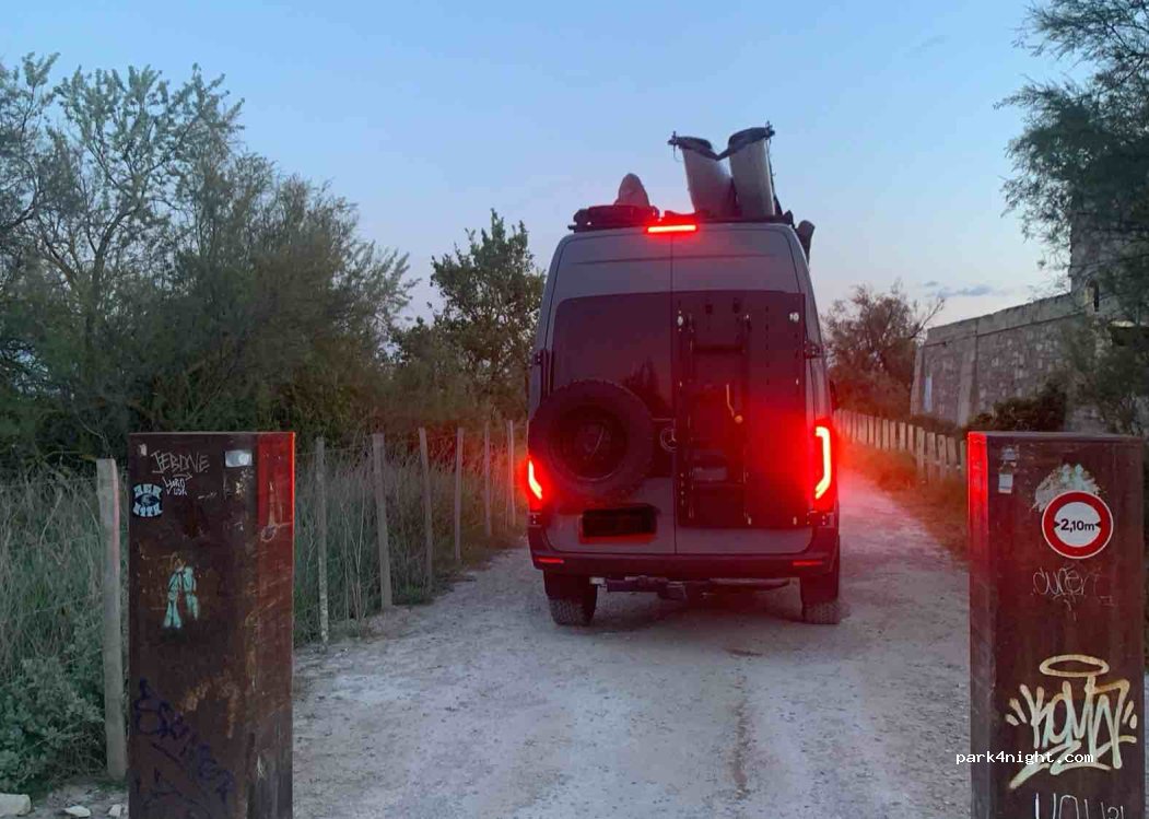(13129) Arles - Unnamed Road — foto 4