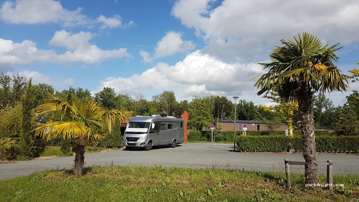 (24750) Boulazac Isle Manoire - Route Marguerite yourcenar — foto