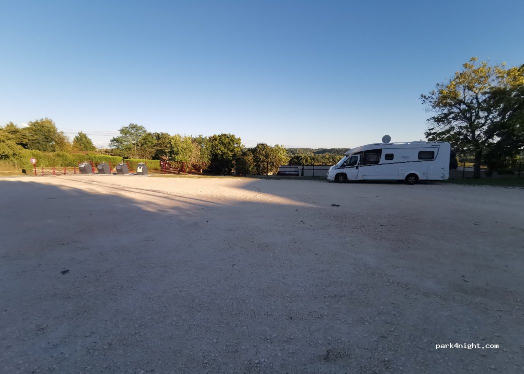(24190) Douzillac - 2 Le Bourg — foto 3