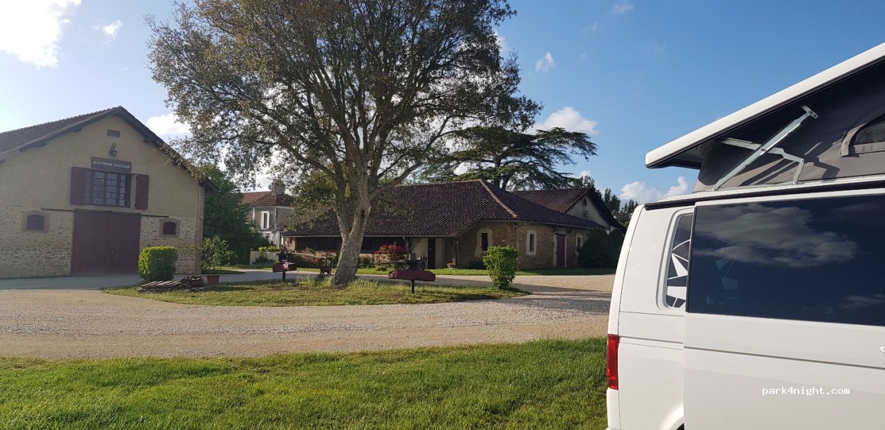 CHATEAU GARREAU — foto