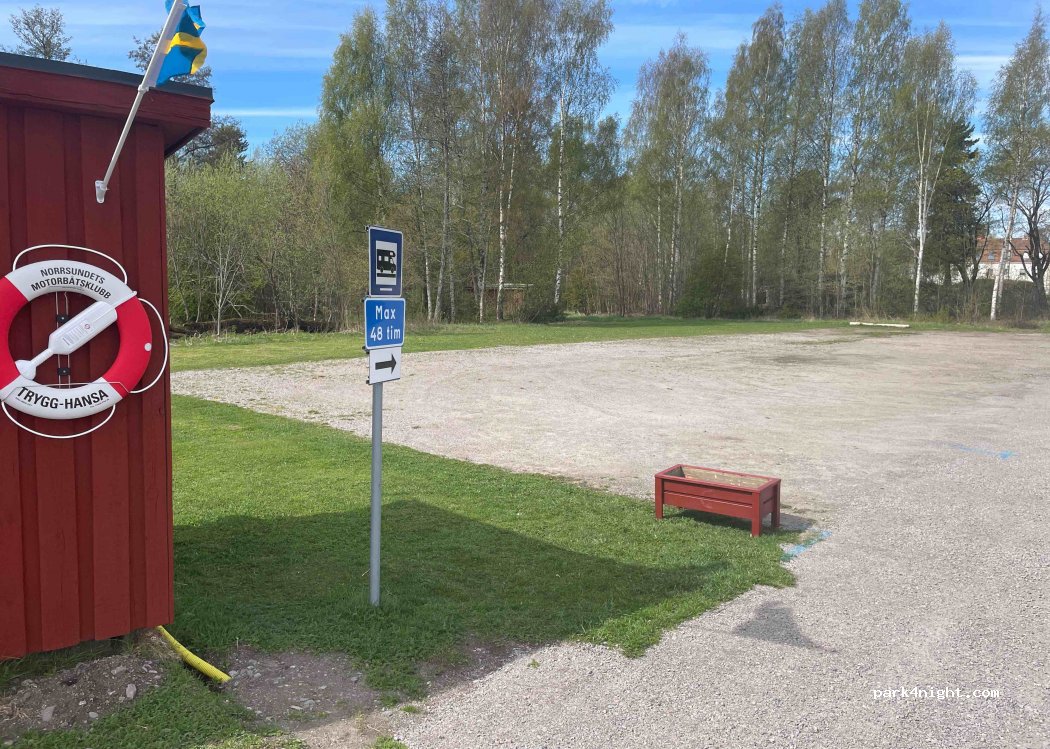 (817 30)  - 4 Järnvägsgatan — foto 2