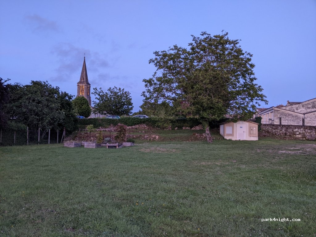 (33330) Saint-Christophe-des-Bardes - 235 Le Bourg — foto 2