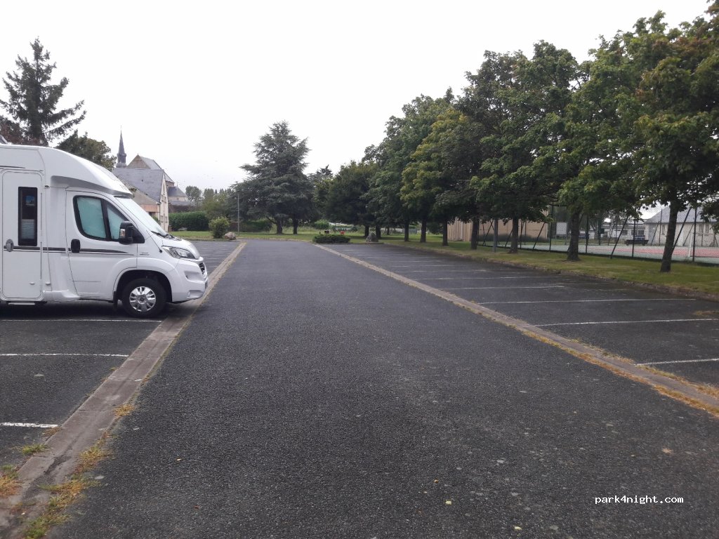 (37380) Saint-Laurent-en-Gâtines - 11 Avenue du 11 Novembre — foto 2