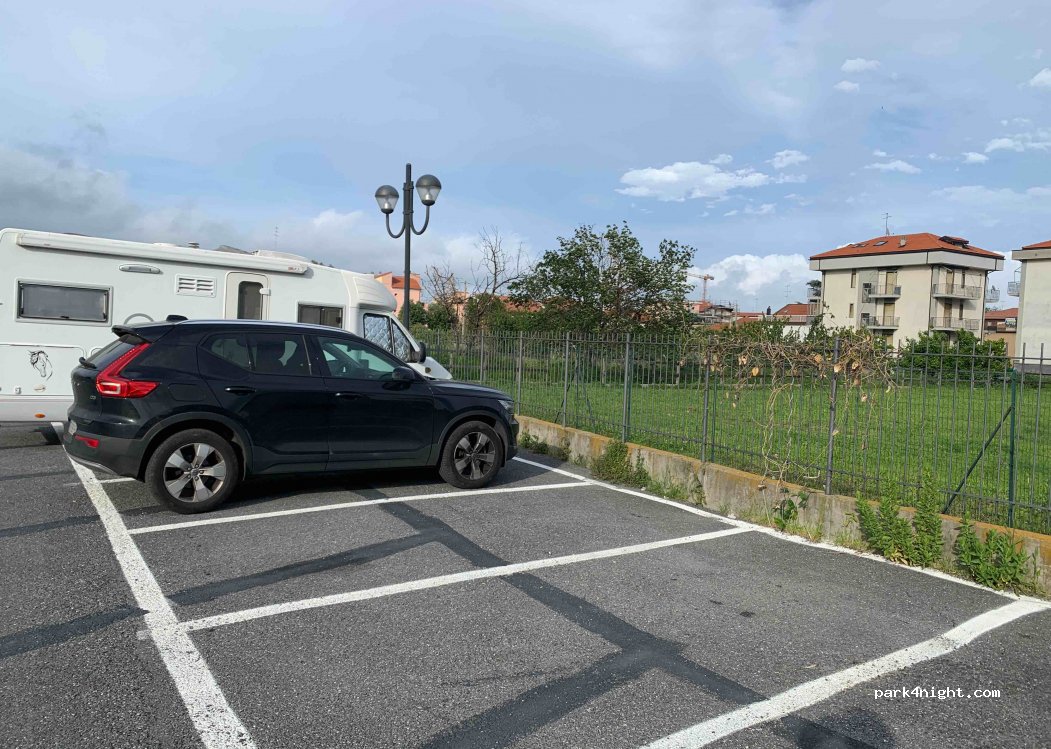 (17052) Borghetto Santo Spirito - Via Maiella — foto