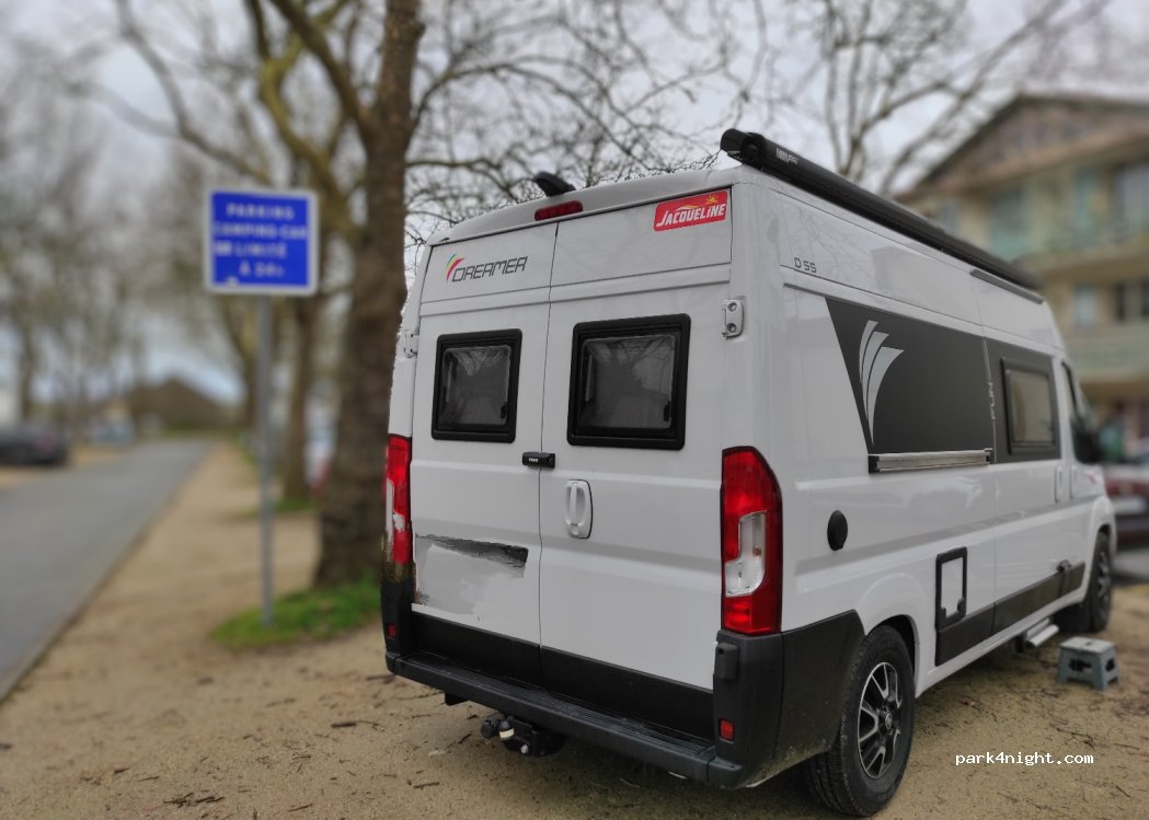 (79300) Bressuire - 5-6 Place Labate — foto 4