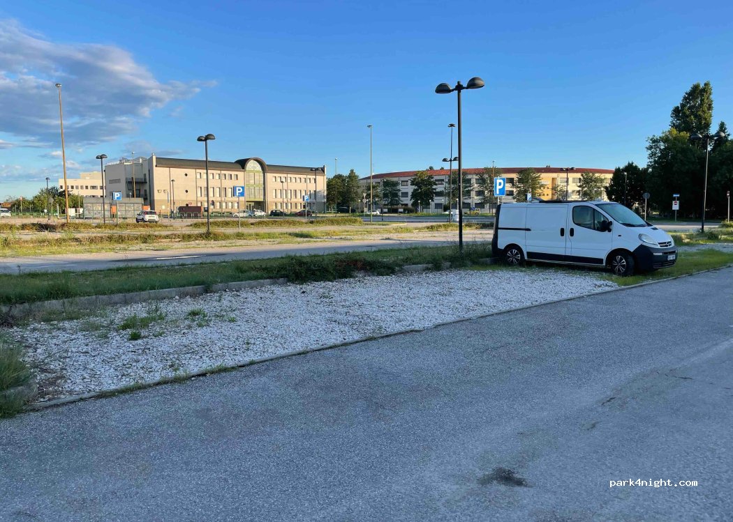 (35020) Legnaro - 3 Viale dello Sport — foto 4
