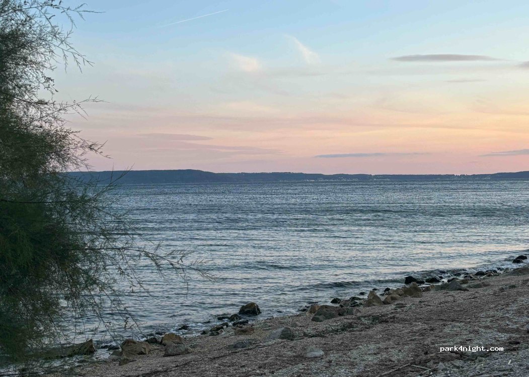 (13250) Saint-Chamas - Unnamed Road — foto 3