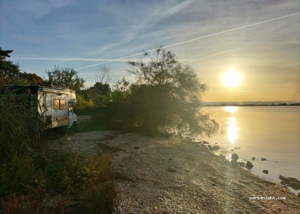 (13250) Saint-Chamas - Unnamed Road — foto 5