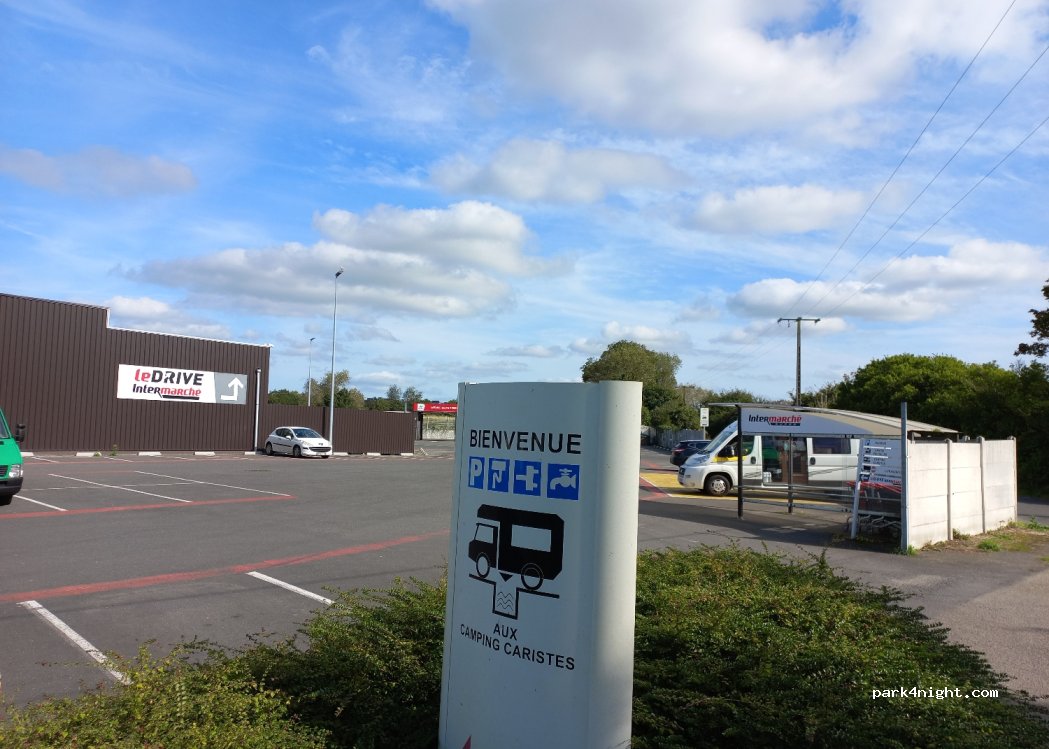 Aire de camping-cars de Plouescat (Intermarché) — foto 2