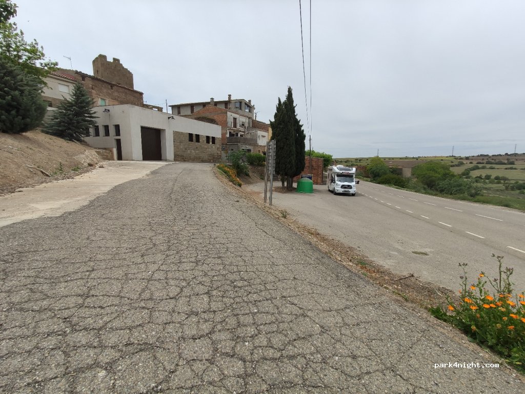 (25318) Montfalcó d'Ossó - 4 Plaça Castell — foto