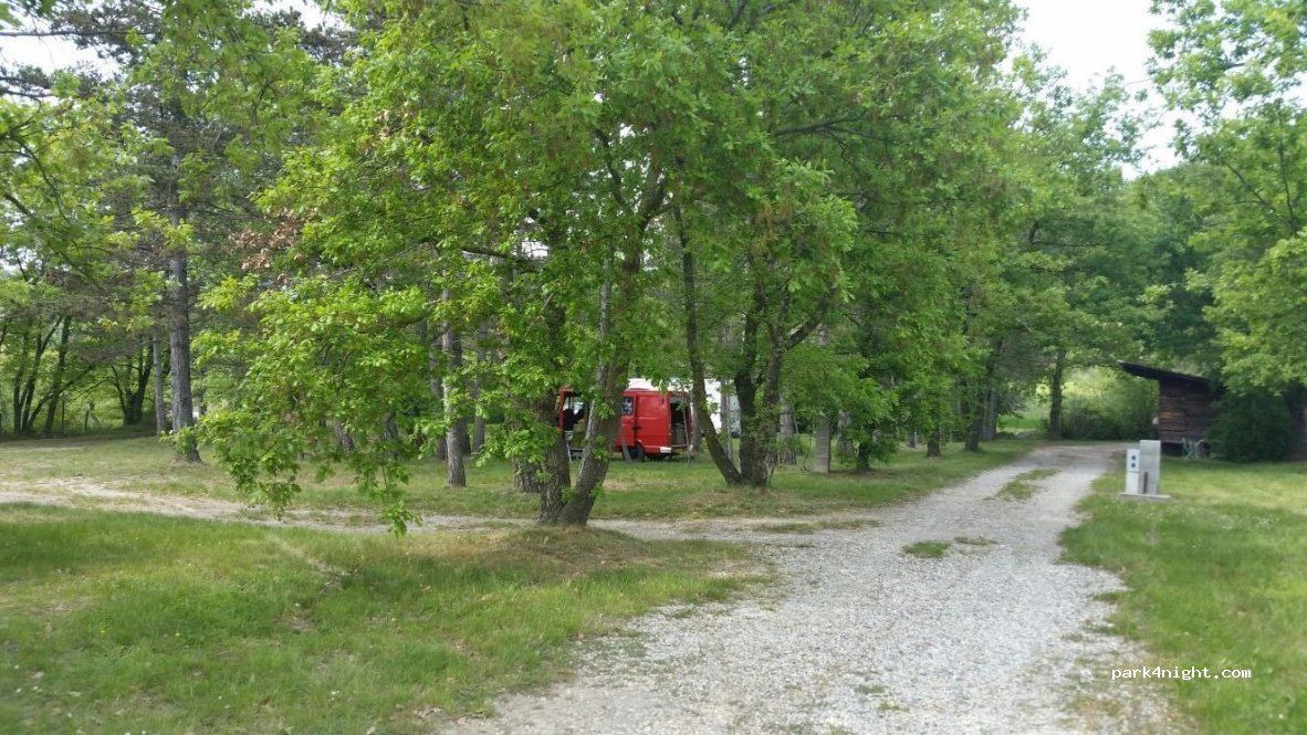 Camping Drôme - Aire Naturelle de Camping le Petit Nid — foto 2