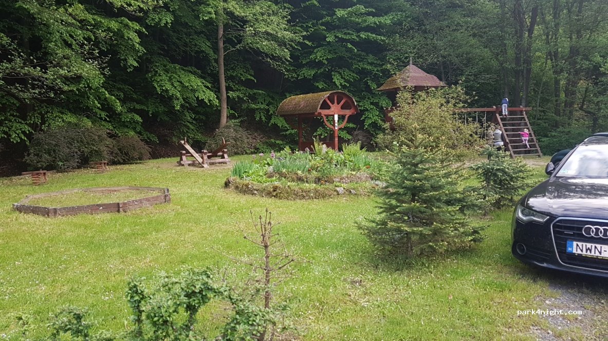 (3936) Háromhuta - 61 Petőfi út — foto