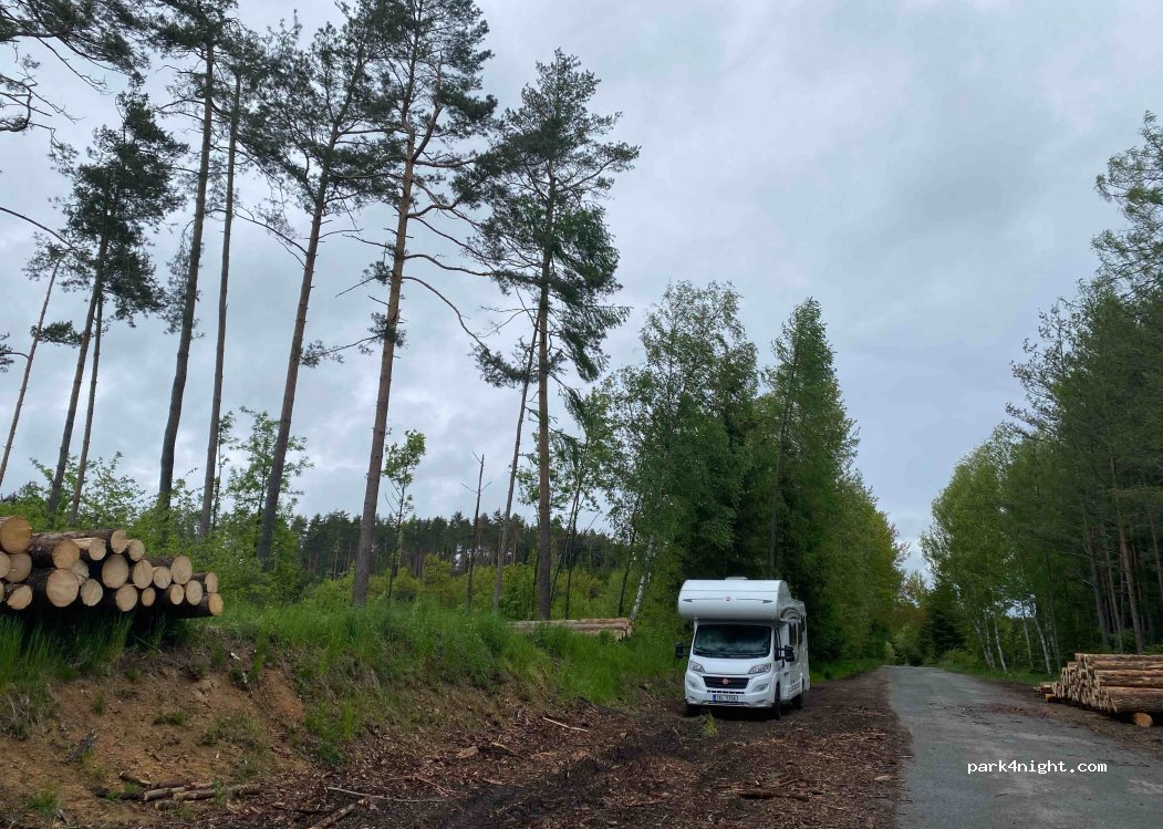 (378 81) Slavonice - Unnamed Road — foto