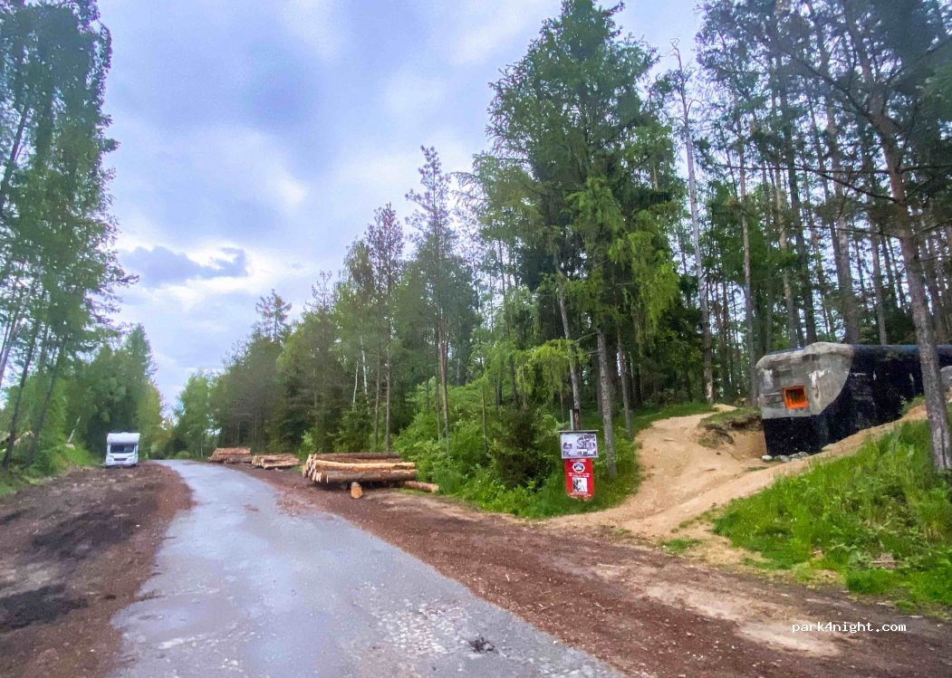 (378 81) Slavonice - Unnamed Road — foto 2