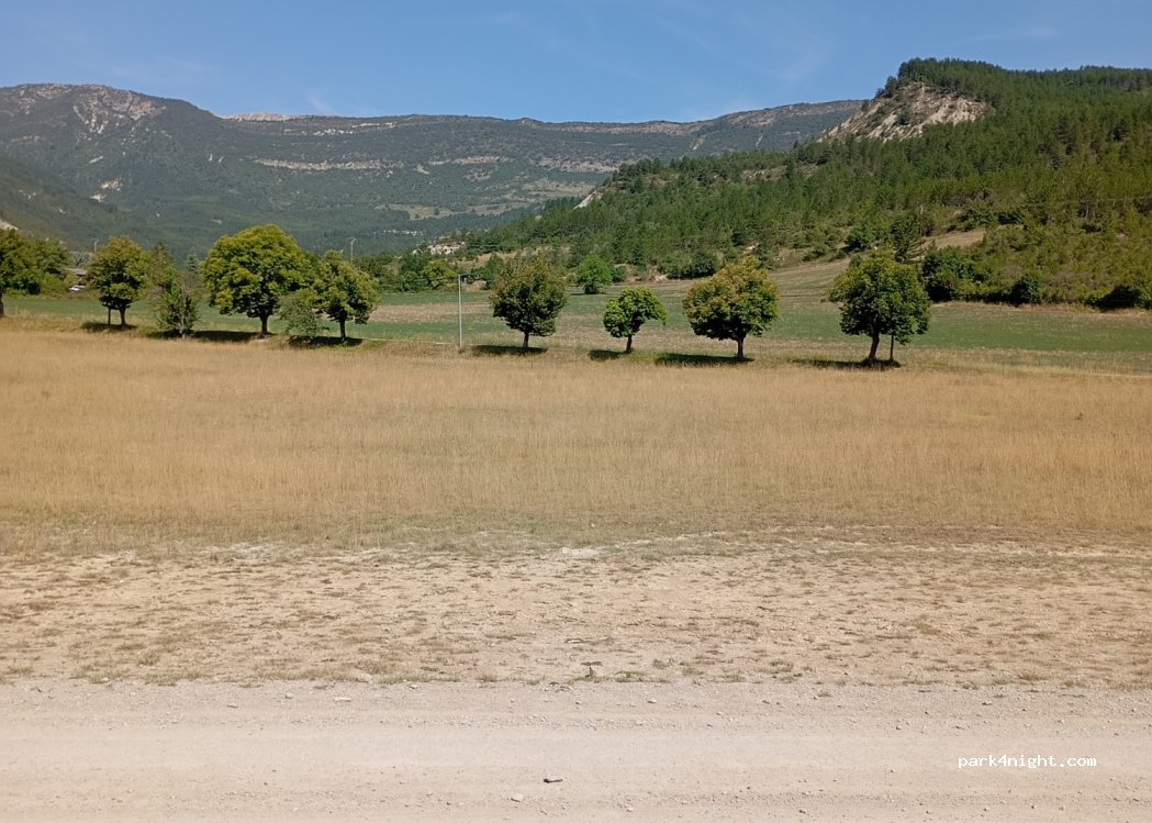 (05300) Barret-sur-Méouge - — foto 4