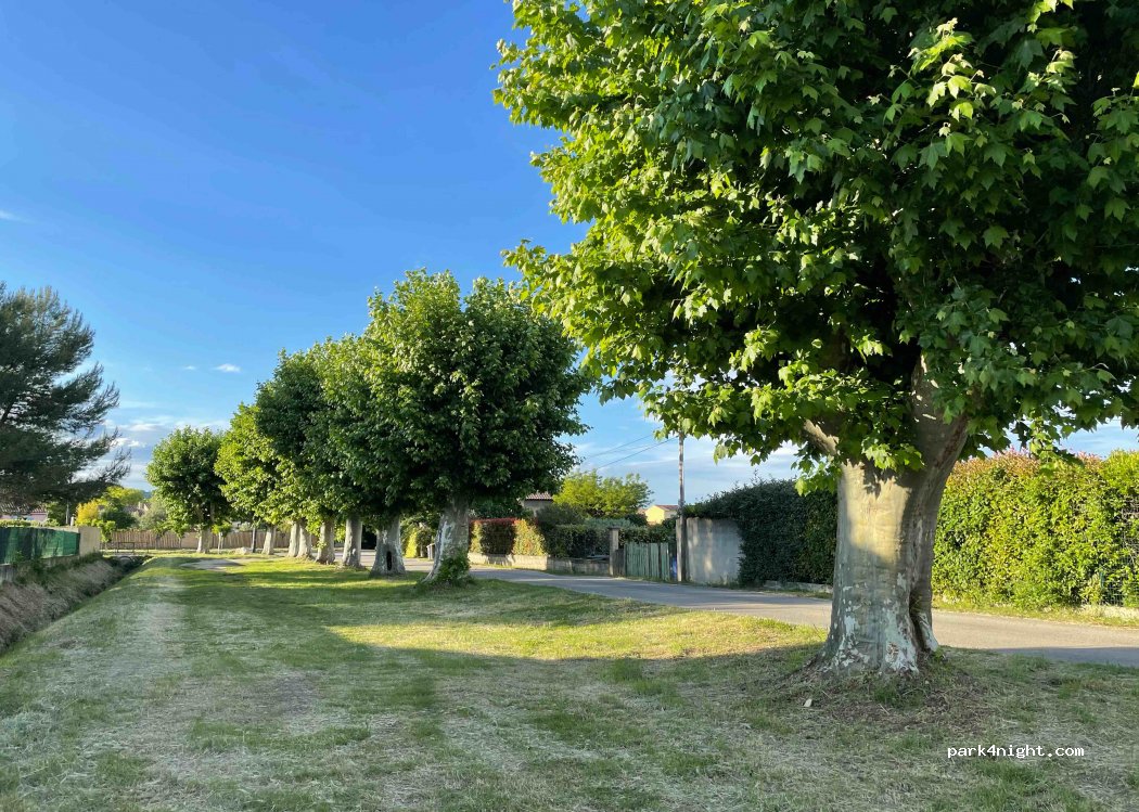 (30210) Sernhac - 115 Chemin de la Gare — foto 2