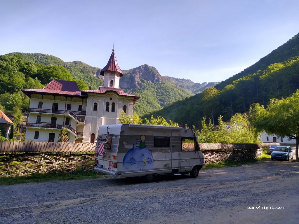 (245601)  - Str. Basarab Neagoe — foto