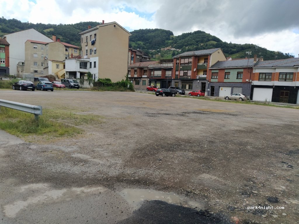 (33640) Mieres - 13 Calle Doctor Rodríguez Vigil — foto