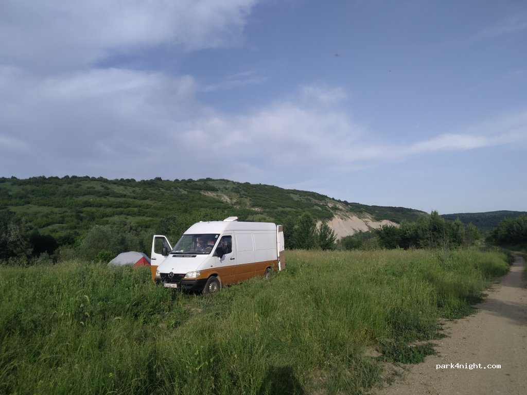 (5184) Petko Karavelovo - Unnamed Road — foto