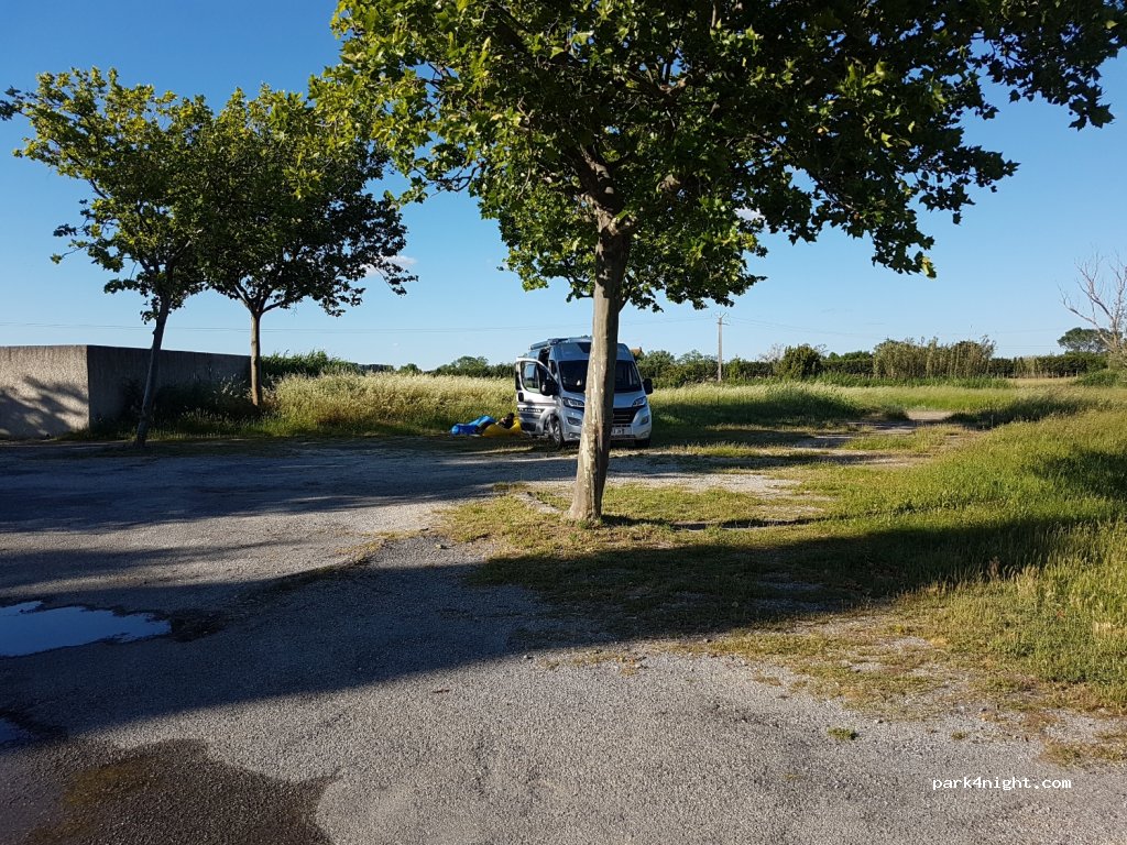 (13200) Arles - Chemin du Cimetière — foto