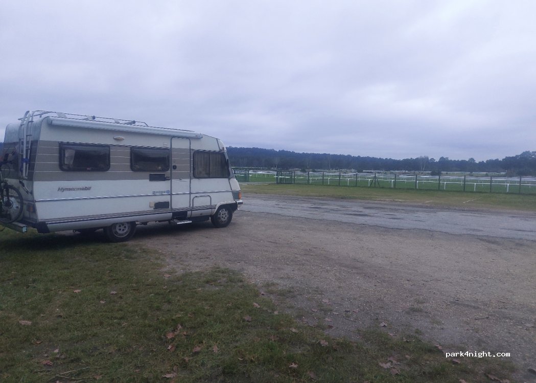 (77300) Fontainebleau - Route de l'Hippodrome de la Solle — foto 3