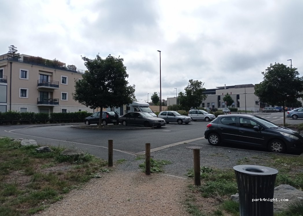 (36000) Châteauroux - 4 Rue de la Manufacture Royale — foto