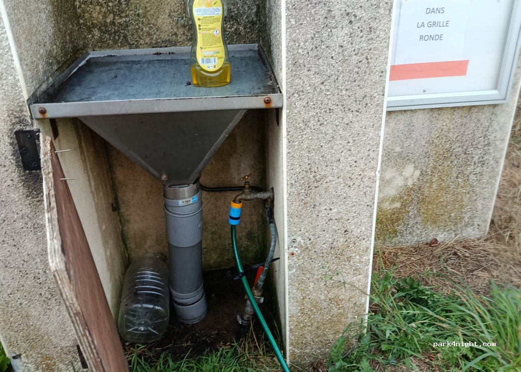 Aire de camping-car Cléden-Poher — foto 3