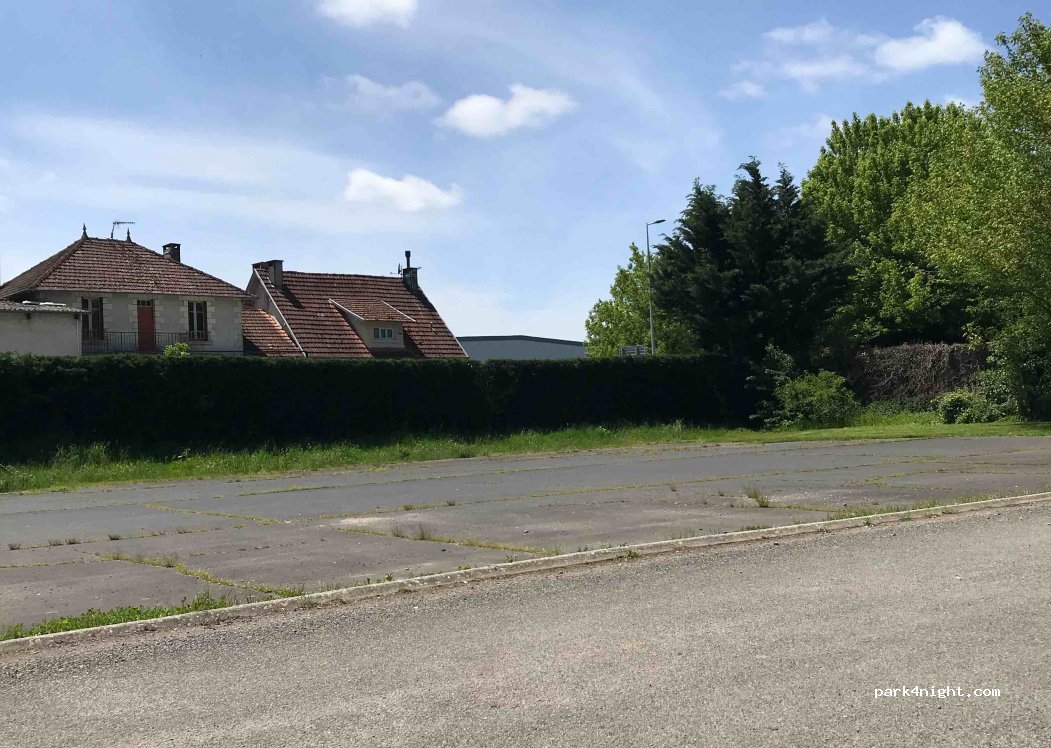 (15600) Maurs - 16 Avenue du Stade — foto 2