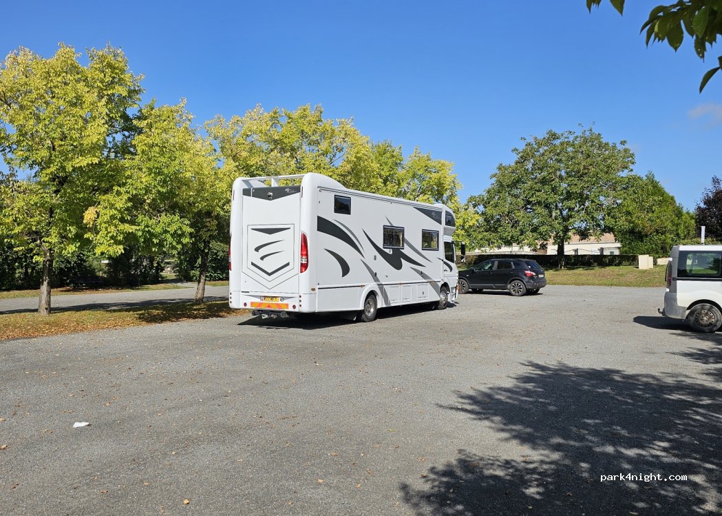 (16560) Aussac-Vadalle - 65 Rue de la République — foto 4
