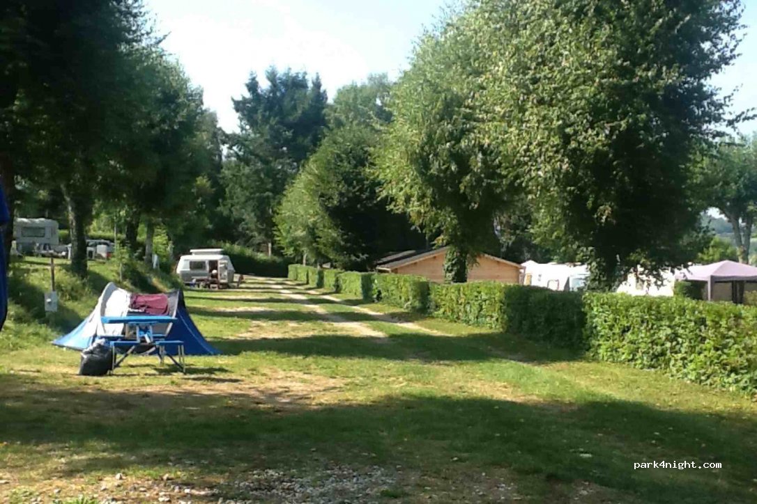 Camping le bord du lac — foto