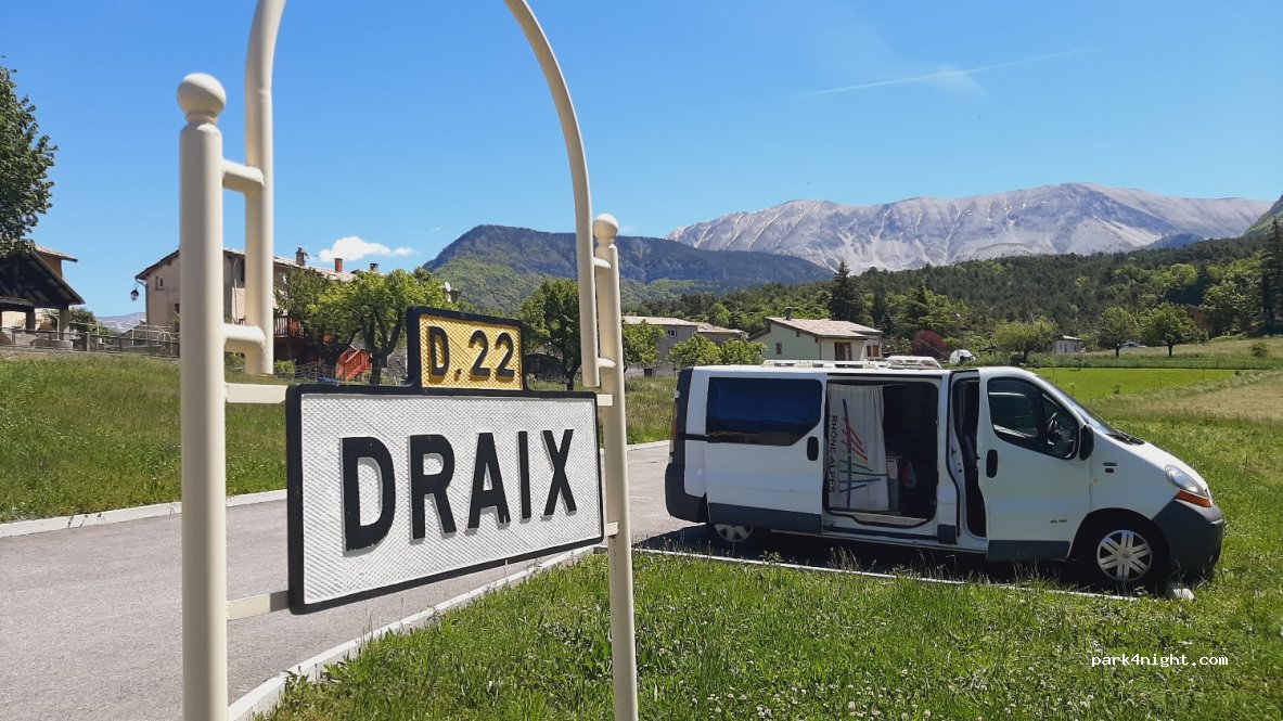 (04420) Draix - 0 Le Village — foto