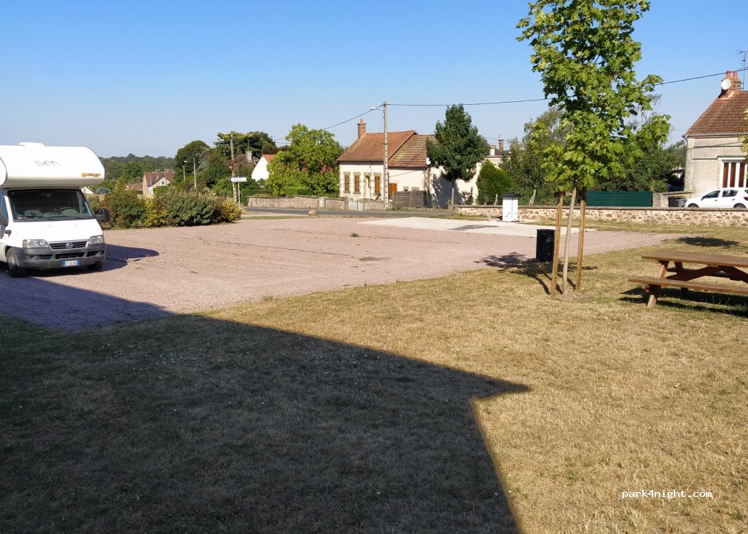 Aire de Camping-Car Cérilly — foto 3