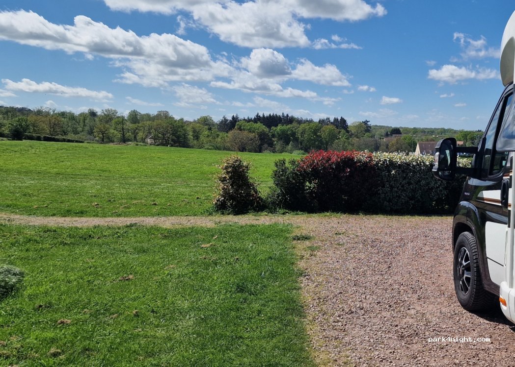 Aire de Camping-Car Cérilly — foto 4
