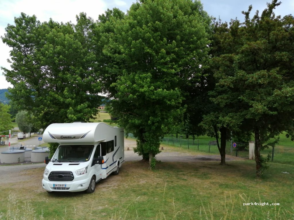 (01300) Massignieu-de-Rives - D37 — foto 2