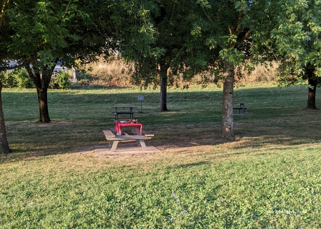 (01300) Massignieu-de-Rives - D37 — foto 5