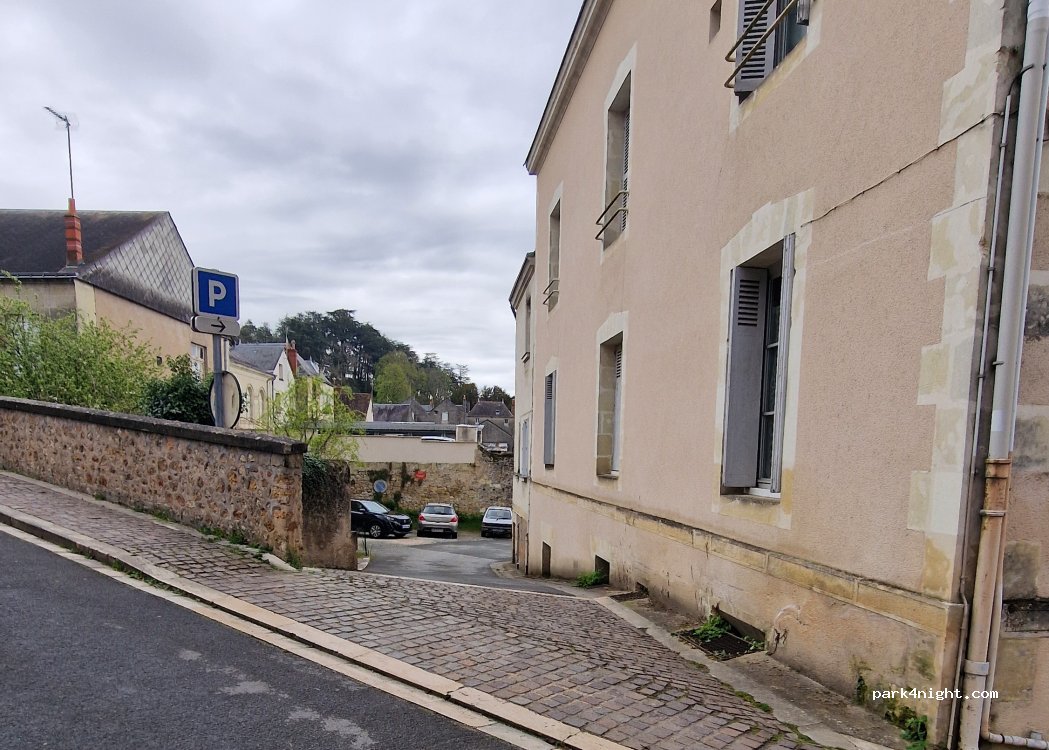 (37130) Langeais - 1 Place Saint-Jean — foto 3