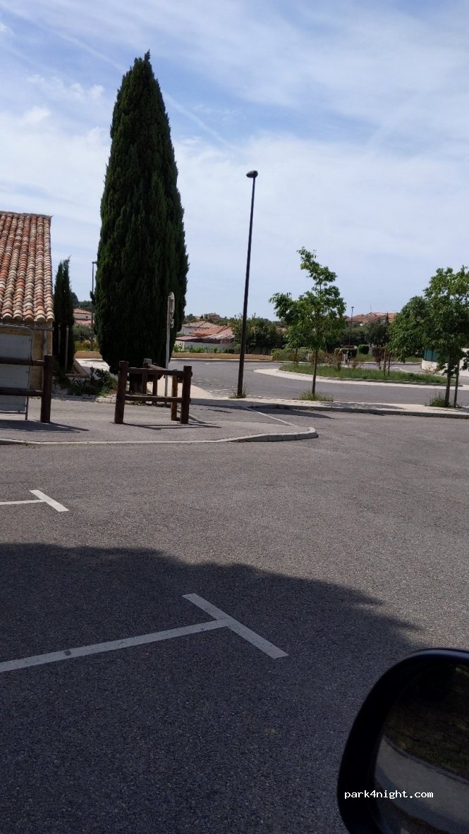 (13270) Fos-sur-Mer - 379 Chemin du Mazet — foto