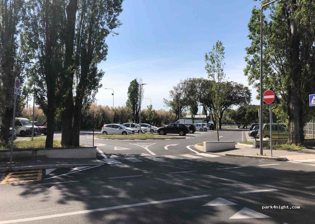 (61121) Pesaro - 9 Viale Belgrado — foto 2