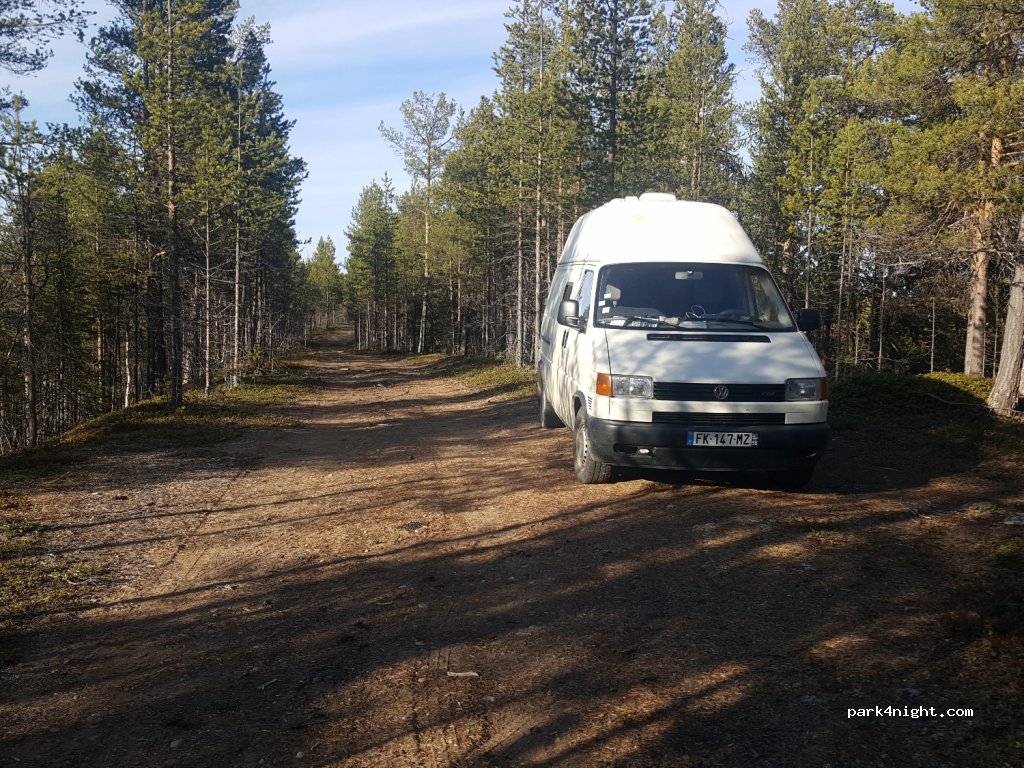 (981 91)  - Unnamed Road — foto