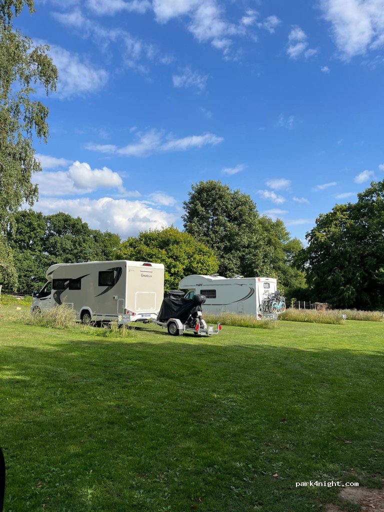 Aire Privée Camping-car Les plesses — foto 5