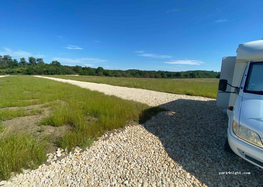 (24240) Ribagnac - Unnamed Road — foto 3