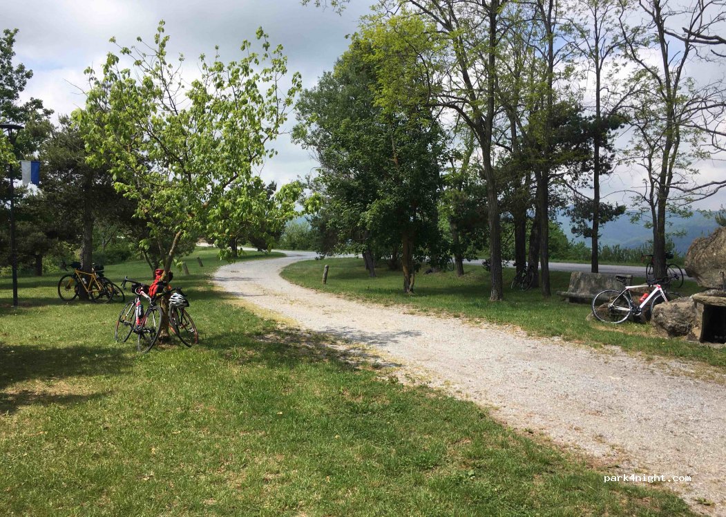 (12077) Bricco - 6 Strada Provinciale 212 — foto